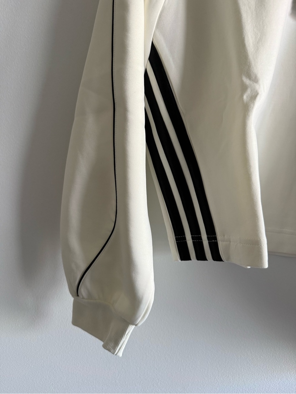Adidas Cream Women's Crewneck Sweatshirt with Black Stripe Accents - Picture 4 of 7
